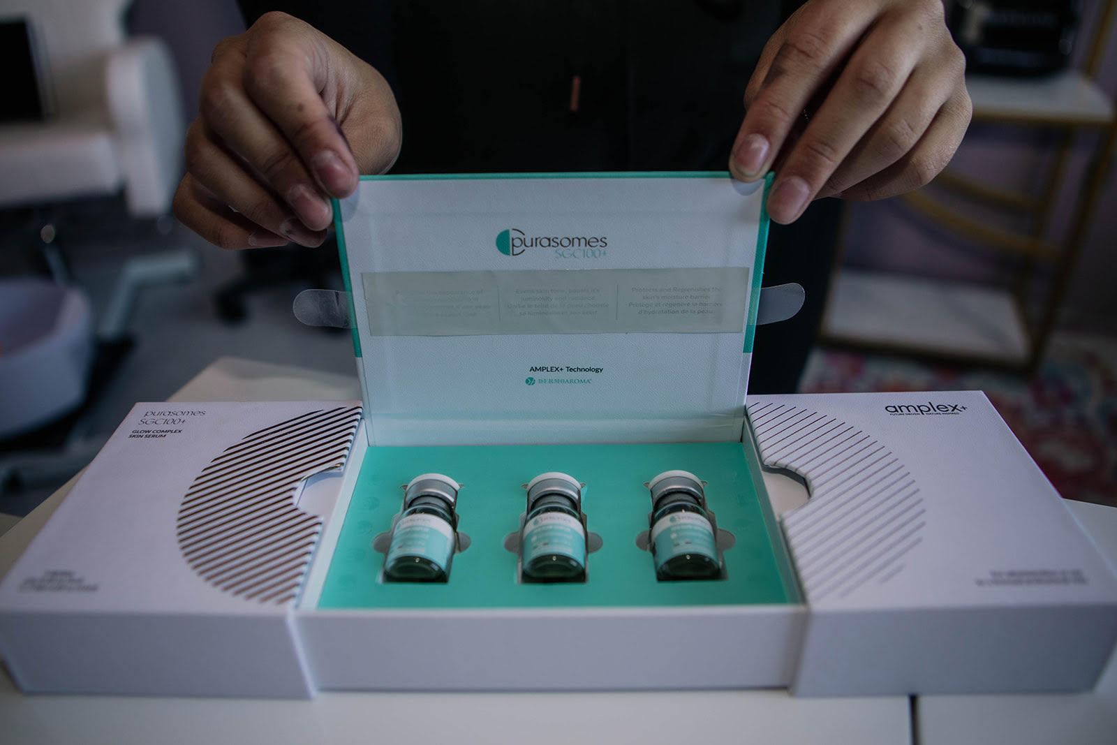 Purasomes SGC100+ open box with vials
